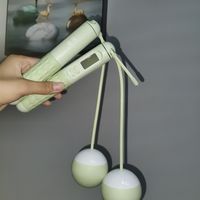 “跳绳伤膝盖”和“久坐的人膝关节炎发生率是跑步者的3倍”同时在传：这个九月把绳捡起来的成年人，先修这四件事