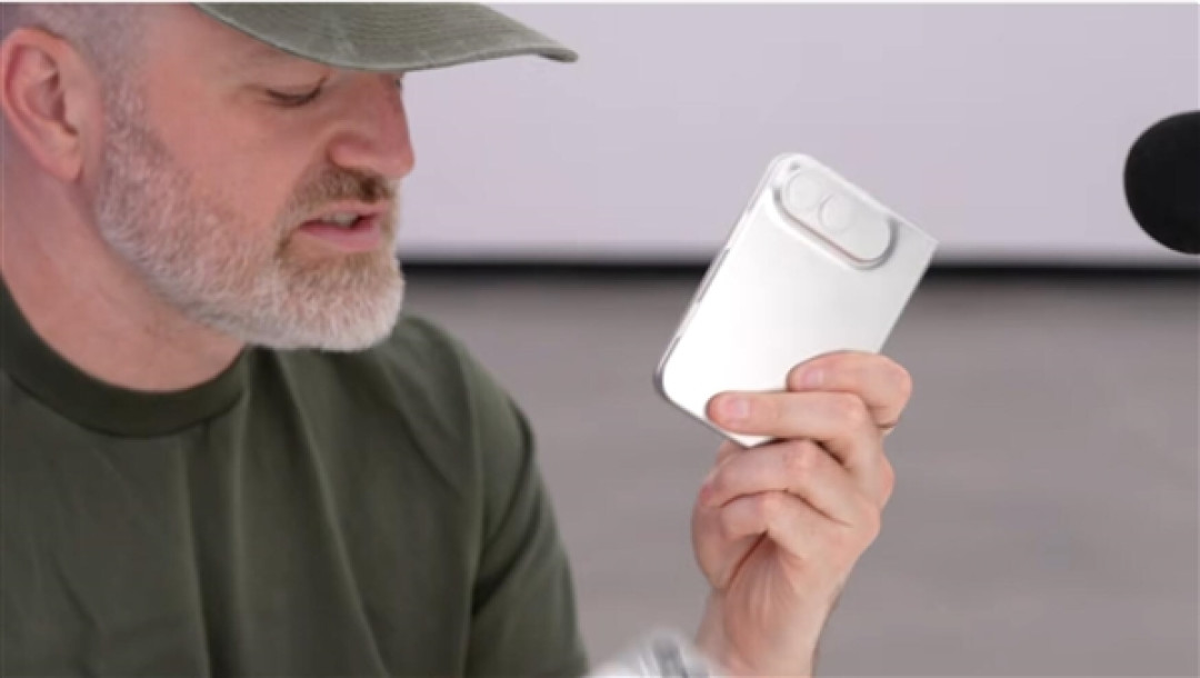 iPhone Ultra/iPhone 18 Pro Max机模开箱上手：外观彻底定了