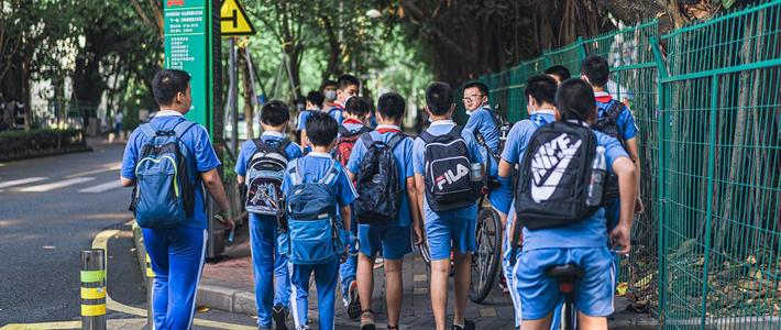 深圳校服新标准来了！白色不透光、色差不扯皮，开学买校服认准这个价