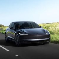 特斯拉港澳上架17.59万Model 3，砍掉20项配置但三电智驾全保留
