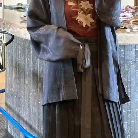 一片式齐腰百迭裙，超好穿不炸褶
