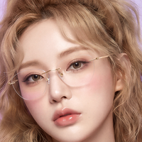 久戴眼镜压鼻磨耳怎么破？派丽蒙钛元气超轻钛架真实场景体验