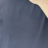 夏季通勤优选：藏蓝凉感T恤评测