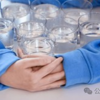 每天八杯水不适合所有人，科学饮水看这4个信号