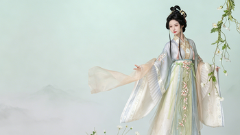 一件穿两季的魏晋风汉服，重工刺绣 + 百褶袖口，细节拉满