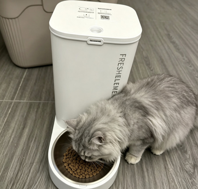 小佩宠物智能喂食器
