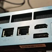 巴掌大小主机，锐龙7 7840HS处理器，双M2+双2.5G网口+全功能USB4