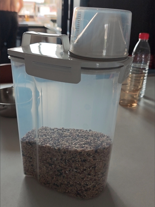 宠物粮密封桶的防潮储粮效果
