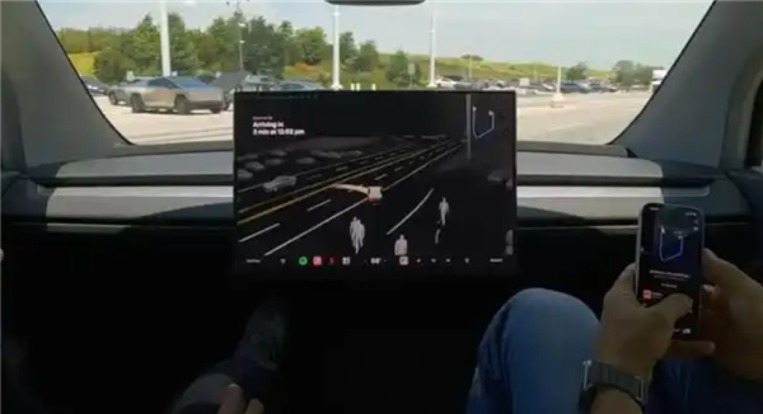 没方向盘没踏板！特斯拉Cybercab应急方案曝光：点中控屏就能挪车