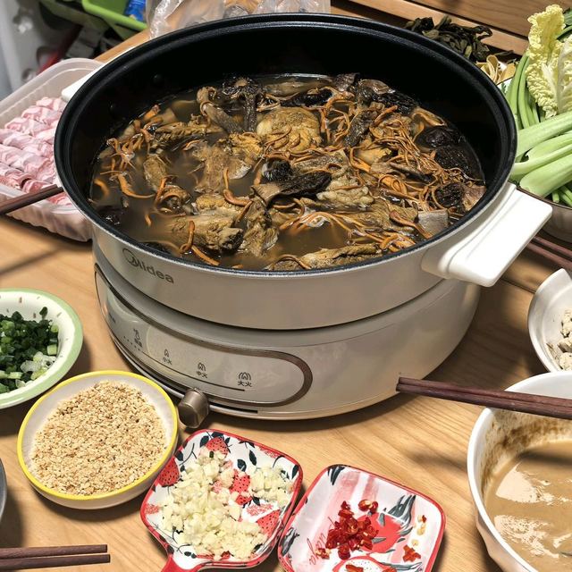 我的下班仪式感：减脂期照样安排舒服的火锅局🍲
