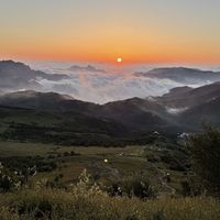 领队递给你的「免责声明」无效，你没看的「保险免责」有效：报徒步团前，先把这4样东西查清楚