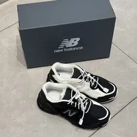 NB2010跌到719元：120周年新爆款要接棒2002R？宽脚、闷脚、尺码，翻完两边评价说清楚