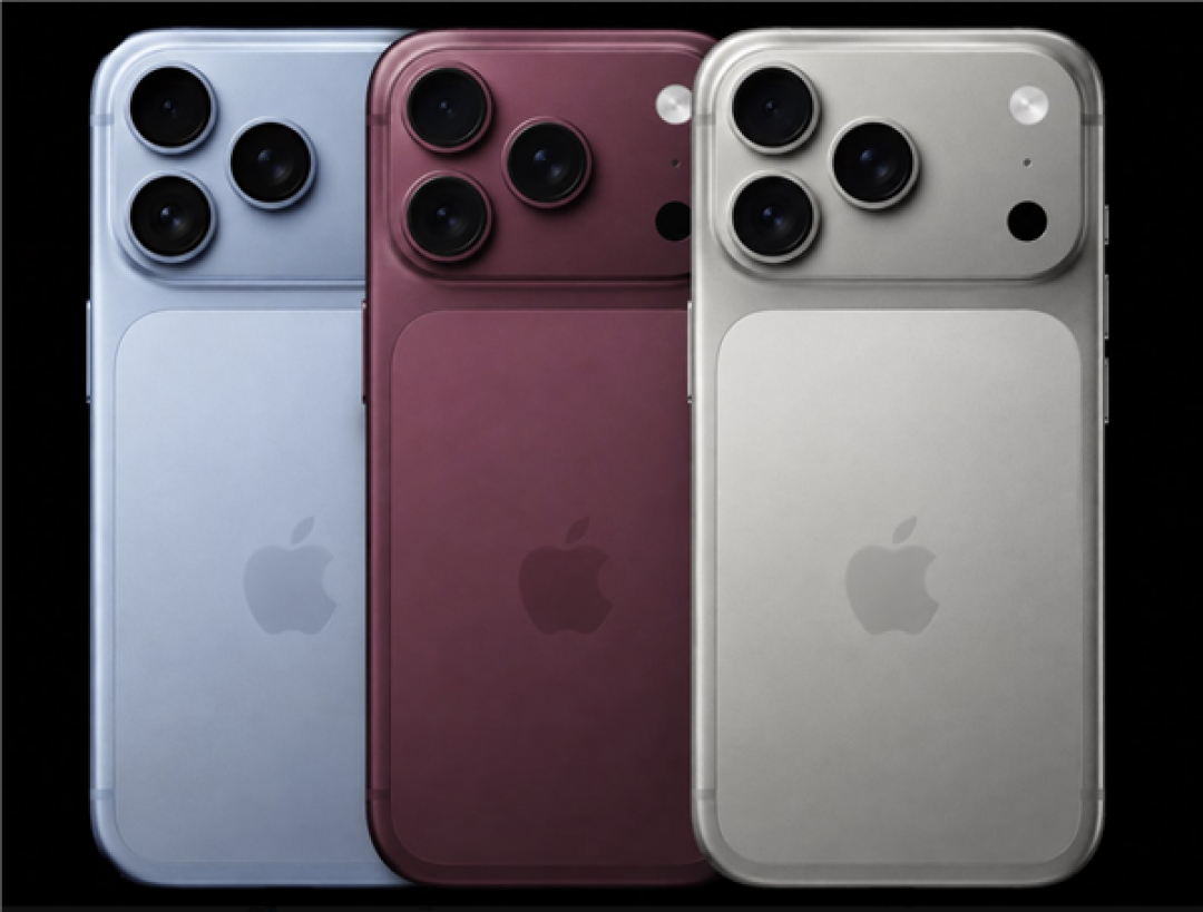 苹果iPhone 18 Pro真机卡托曝光！确认三款配色：银色、天空蓝、深樱桃色