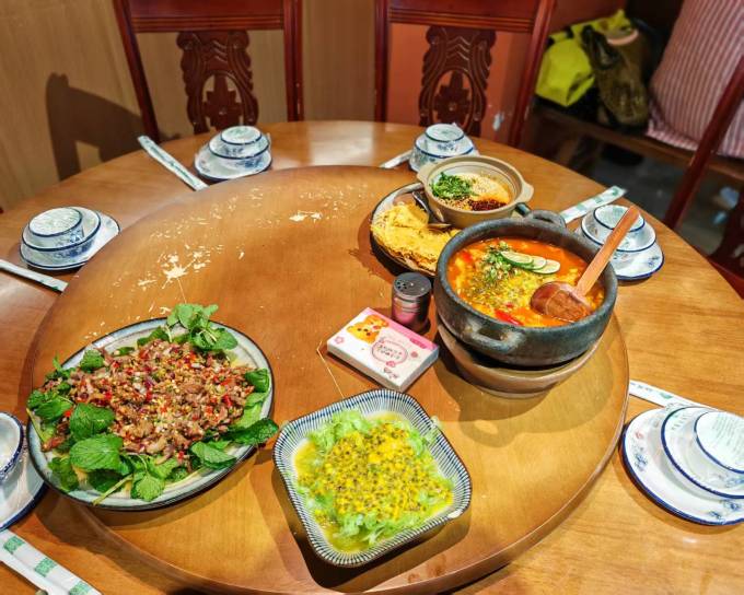聚会餐饮