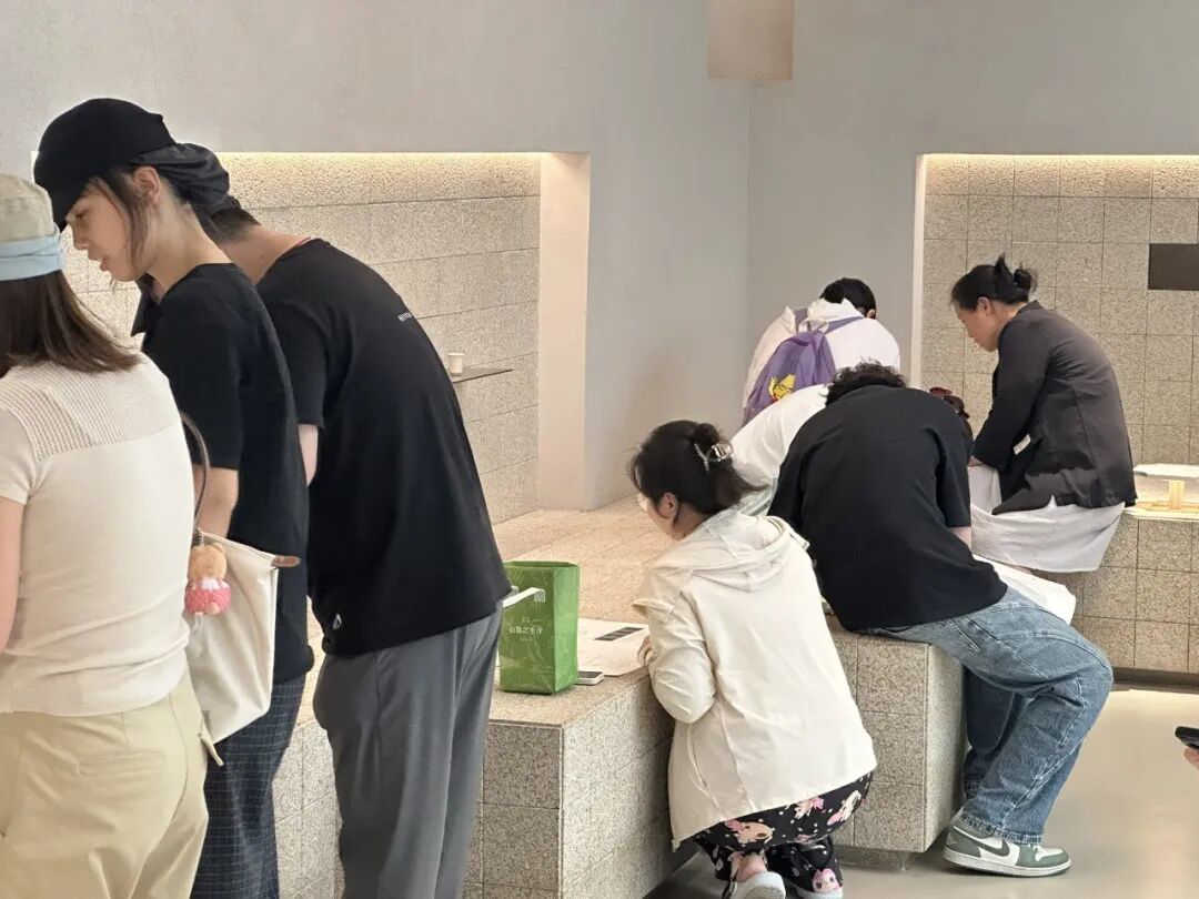 喜茶搞起全国“奶茶大联考”!年轻人排队入场,怎么回事?