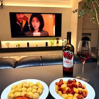 结束一天最好的方式:一杯石榴红酒的微醺松弛感