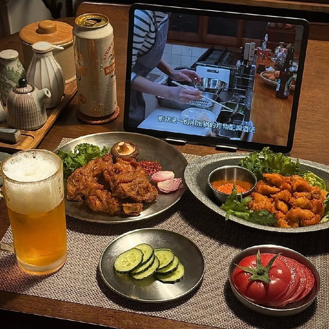看着超解馋！深夜啤酒配鸡架，可直接抄作业