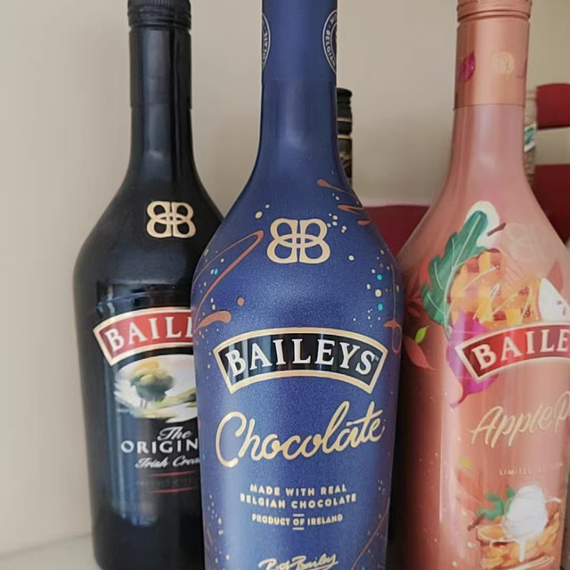 百利甜这杯入口的奶油酒，把微醺喝成了融化的甜