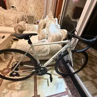 黄渤在家门口骑车摔断锁骨：热搜在笑他唱《领悟》，我把摔车这件事给骑车人算了三本账