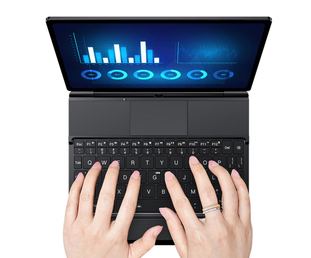 把电池拔了换性能?GPD WIN Max 3 背后那个仓位,只让你选一次:97Wh 续航还是满血功耗
