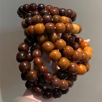 今年入坑的手串，要过第一个秋冬了：裂它的不是天冷，是温差、暖气和那瓶油