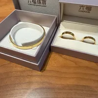 沪金跌回950的夜晚，换款帖突然扎堆：同样是4克金豆，有人只补工费，有人换回3克还要倒贴900