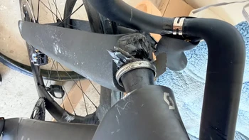 车价跌了一年多，闲鱼捡二手到底香不香？翻完四平台几十条翻车帖：当场5分钟查8个点位，这3种便宜别捡