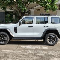 全新坦克300留了40个改装接口，但先别动素车：35寸胎真正的钱不在胎上