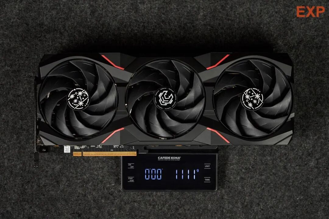 瀚铠Radeon RX 9070 XT 星空显卡图赏：扎实做工与强劲散热，让游戏更出彩