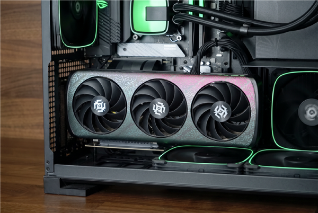 活泼涂鸦新潮流!索泰RTX 5060 XGAMING OC显卡图赏