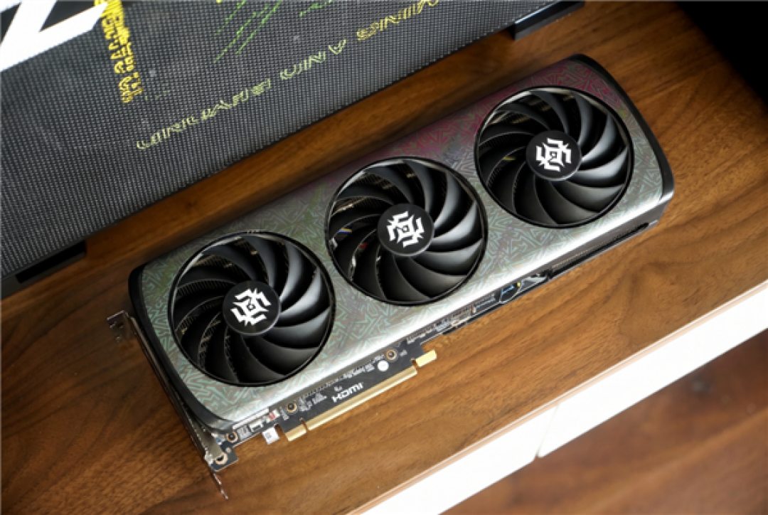 活泼涂鸦新潮流!索泰RTX 5060 XGAMING OC显卡图赏