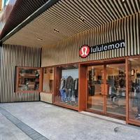 lululemon营收下滑4%，起诉国产平替败诉，高端瑜伽裤神话正在瓦解