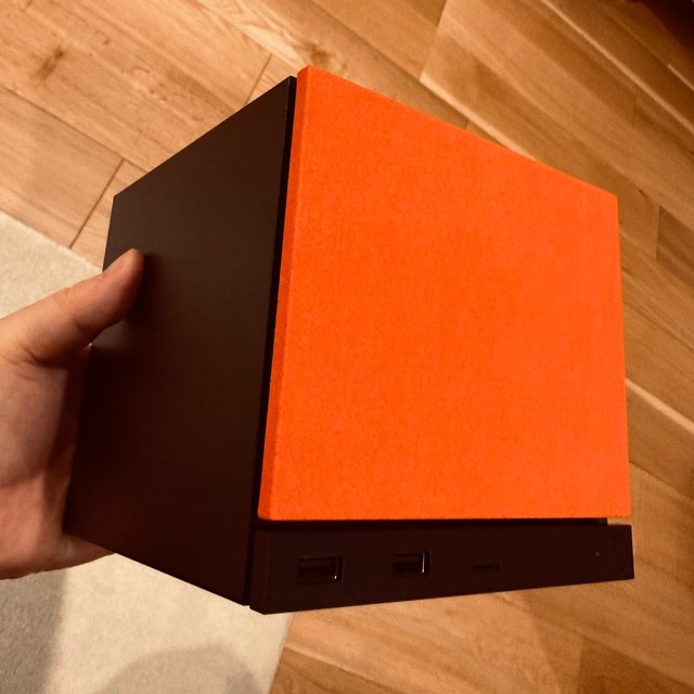 Steam Machine发货两个月分成两派：一边骂「贵得离谱」，一边说越用越上头——主机党海淘9000元前，先把这四条路走一遍
