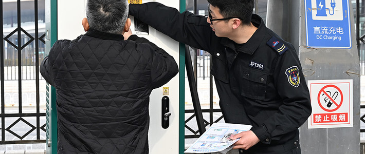 「9·15起出国不能自由行」传疯了：逐条核完受权发布的19条全文没这句话——但“签证来不及”一半是真的，对完泰旅局新名单和30多条递签加急实录，国庆出境先把3个日期算清