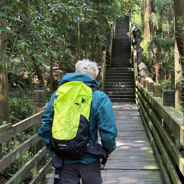 山姆那台18L背不动国庆露营：Berghaus秋季装备补哪几件，先领券再挑容量