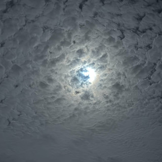 中秋月“十七圆”落在27日0时49分：星特朗用户，最圆的晚上别把望远镜对准月亮，对准跟着月亮的那颗土星