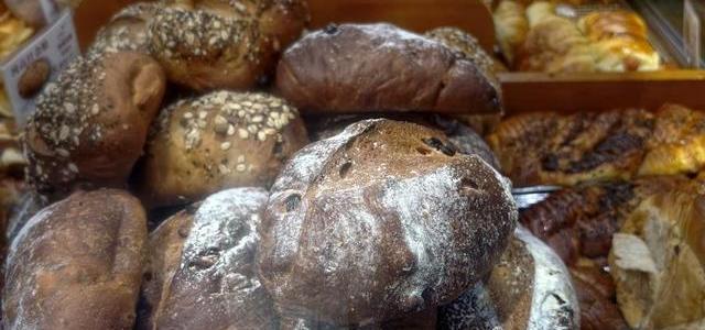 超市“当日现烤”面包，可能在冷库躺了大半年