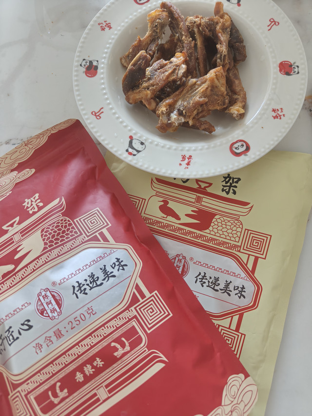 无限回购！干爽不沾手的鸭架零食太绝了
