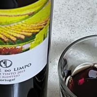 晚风微醺，红酒与烛光治愈下班时光