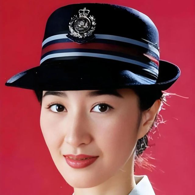 买菜只穿59块球鞋，TVB第一视后关咏荷：活成最松弛的普通人