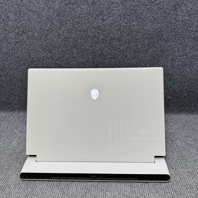 2000块的二手外星人半天闪屏：涨价潮把老旗舰推成捡漏目标，先记住排线、换屏、显卡的三档价