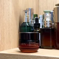 精简护肤梳妆台上最争议的那瓶眼霜：每毫升价差近9倍，先做这个4周自检再决定扔还是买