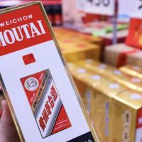 超市货架上的"2022年"刷屏了：中秋还有19天，先照一遍9月6日的价签，再决定碰不碰日期酒