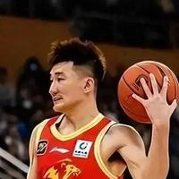 天津逆转广厦！侯孟泽24+8孤掌难鸣，全队仅2人上双吞败，篮板38:27碾压制胜