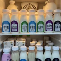 常温跌10%、低温涨17%：5家乳企中报出齐后，你的牛奶货架正在换赛道