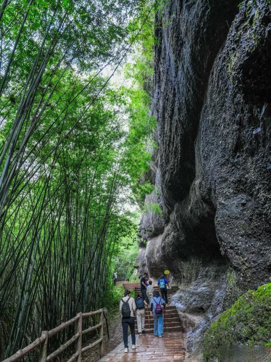 只要不上班就来丹霞山,打工人两天一夜洗去班味的松弛指南