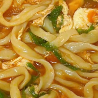 简简单单一锅面，有菜有蛋有主食，汤汁浓郁，面条筋道超解馋