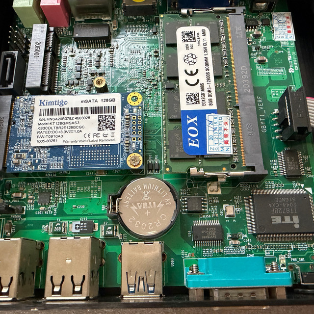 老电脑加内存换SSD，500元让它再战三年。