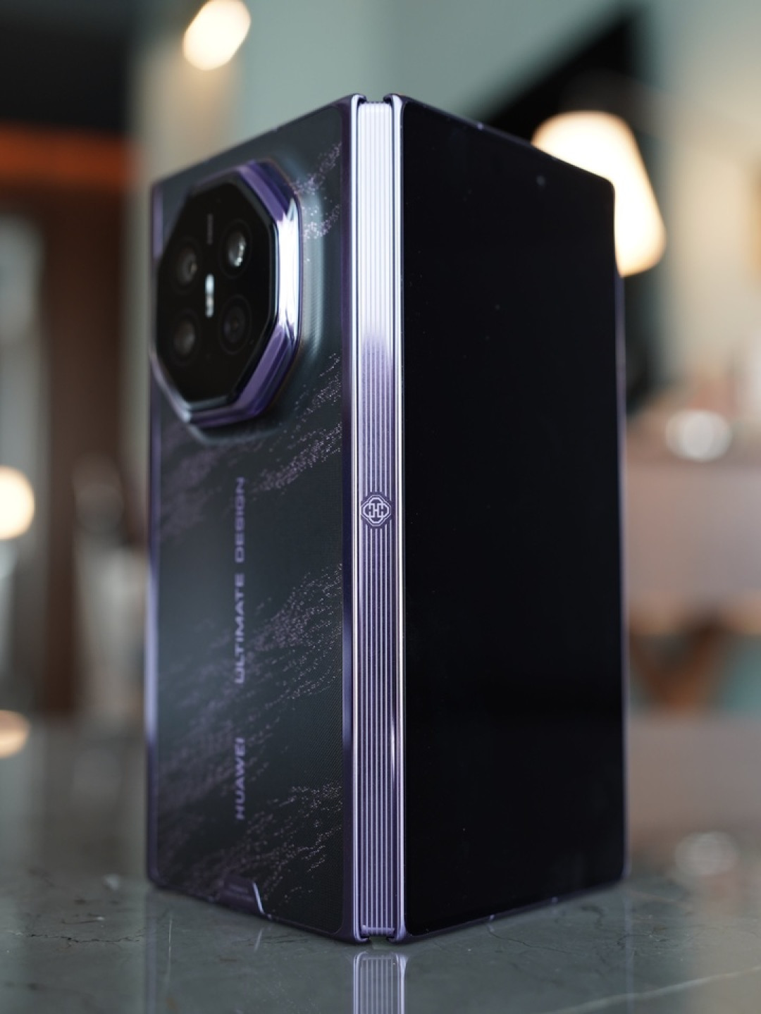 华为Mate XT2 首发上手：三折叠展开翅膀，从奇观走进日常