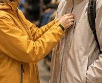 雨天通勤至登山，2026冲锋衣新老玩家一文选不翻车（附清单）